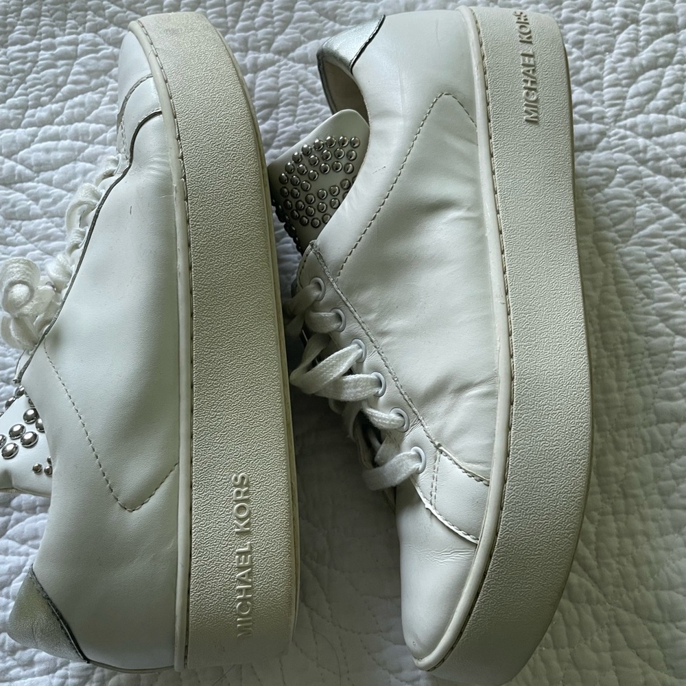 Womens Michael Kors Nailhead White Leather Upper Sneakers Size 7.5 - Picture 6 of 7